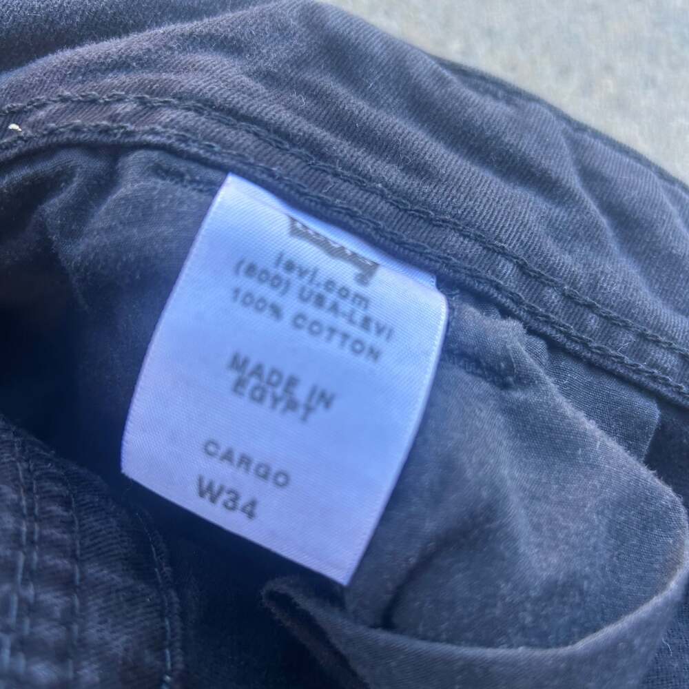 Levi's Men's Black Cargo Shorts - Picture 5 of 7